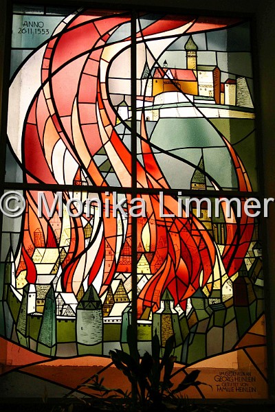 142_4288_fenster im Rathaus.jpg